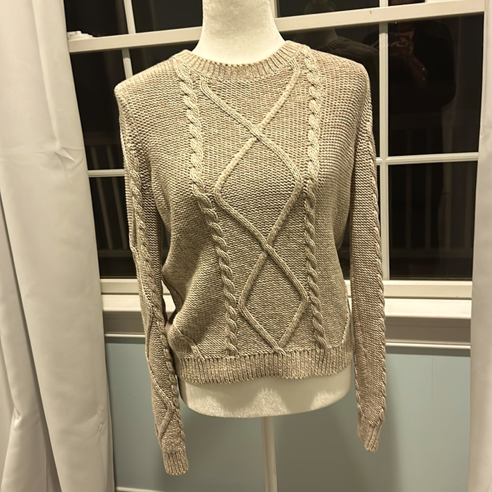 Like new condition Banana Republic crew neck sweater